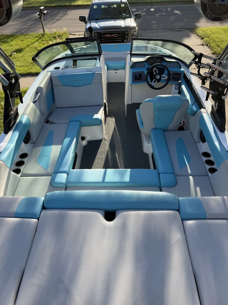 2021-mastercraft-nxt20-136899-image3.webp