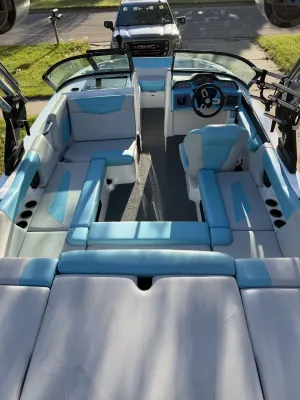 2021-mastercraft-nxt20-136899-image3.webp