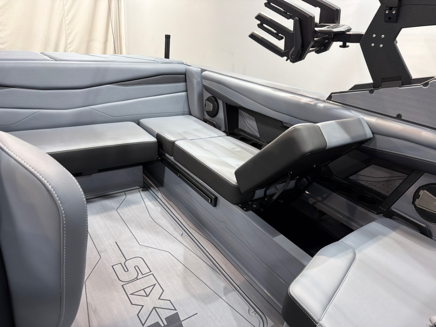 2026 Axis A225