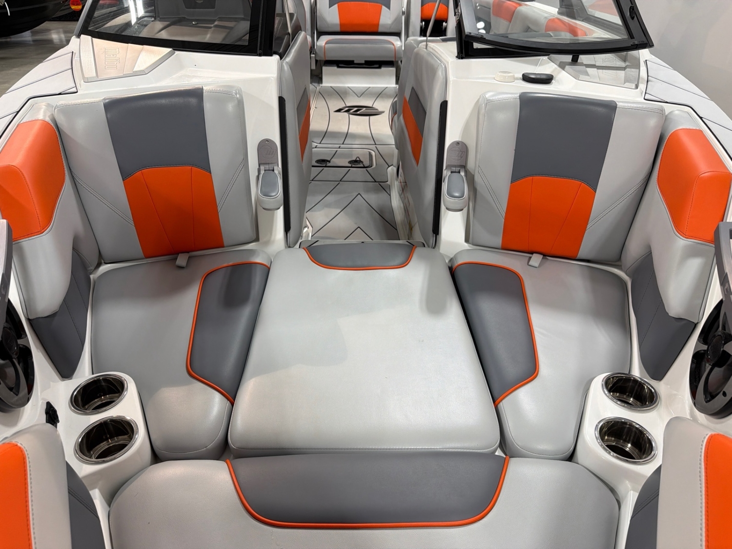 2021 Malibu 25 LSV