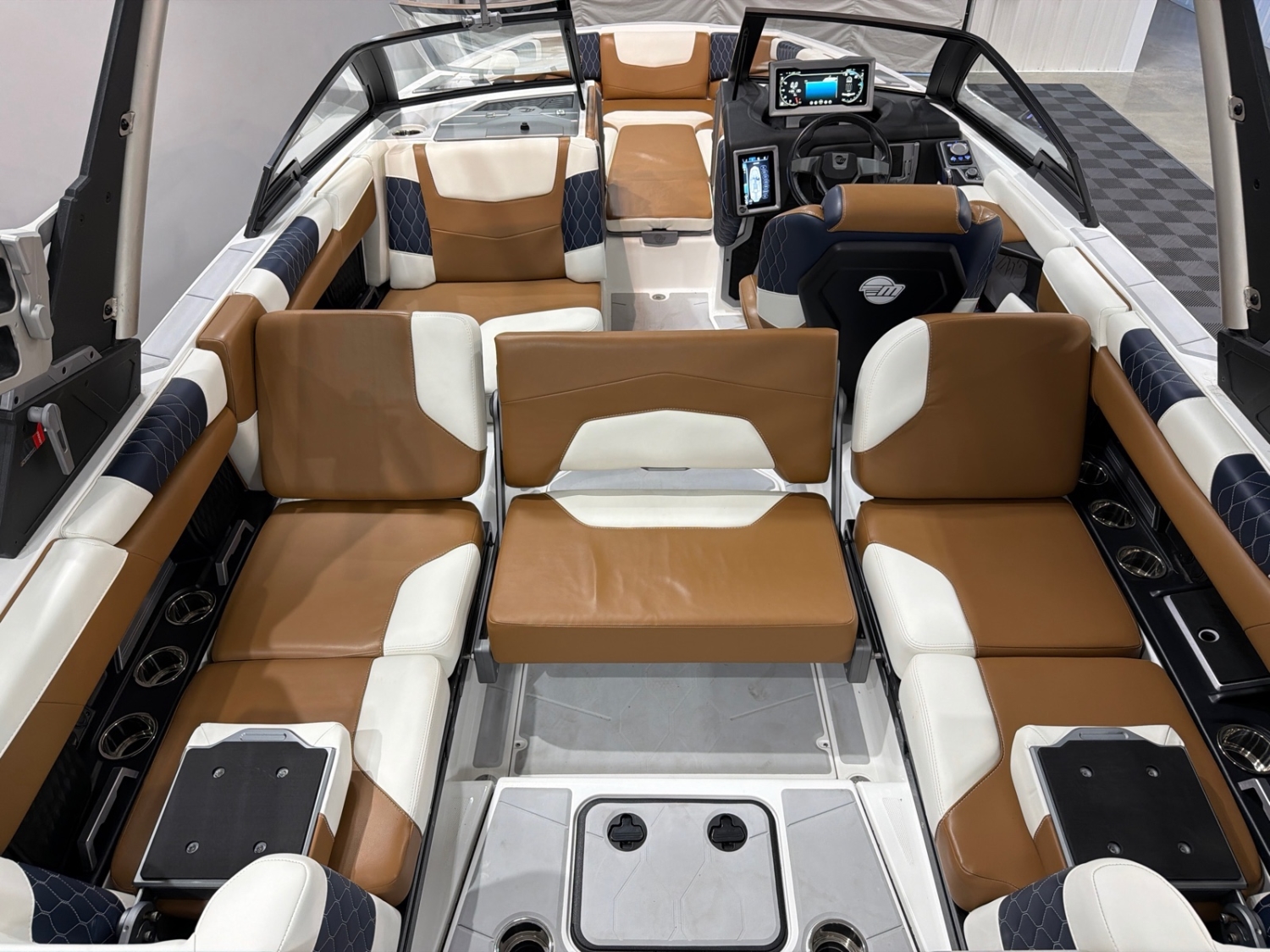 2023 Malibu M220