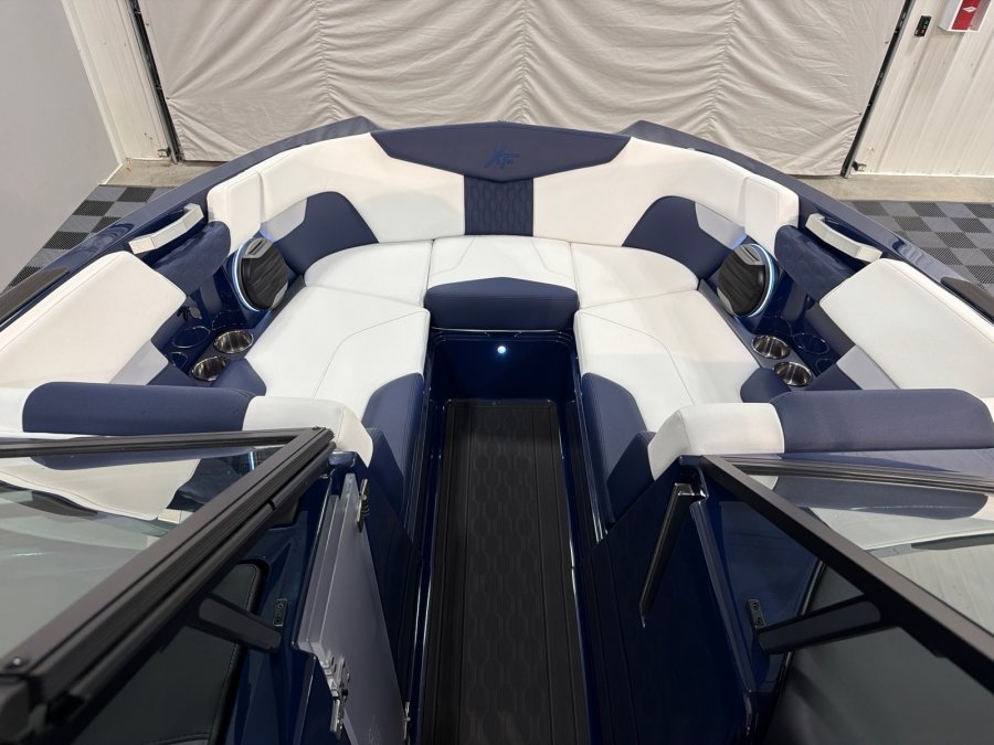 2026-mastercraft-xt24-136908-image9