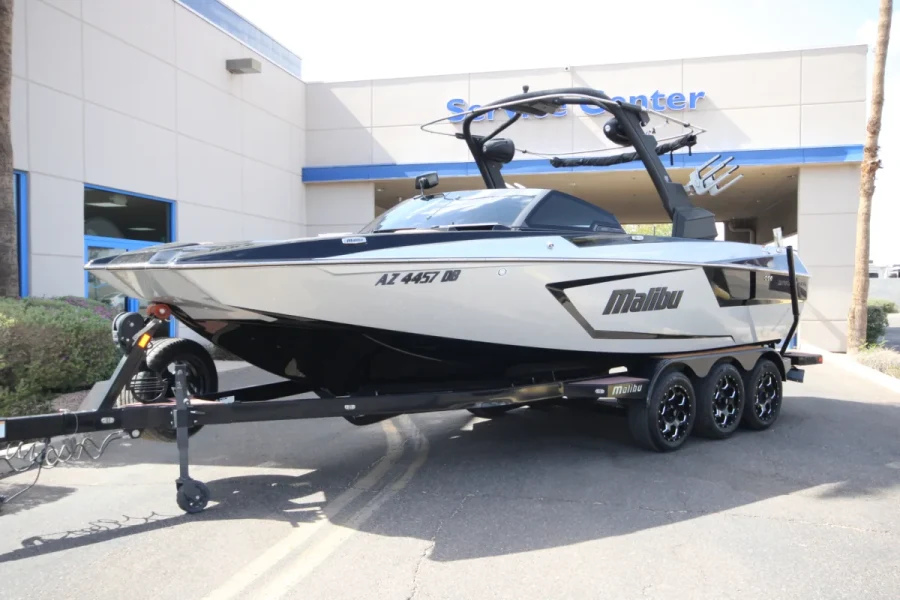 2022-malibu-wakesetter-24-mxz-136914-image0.webp