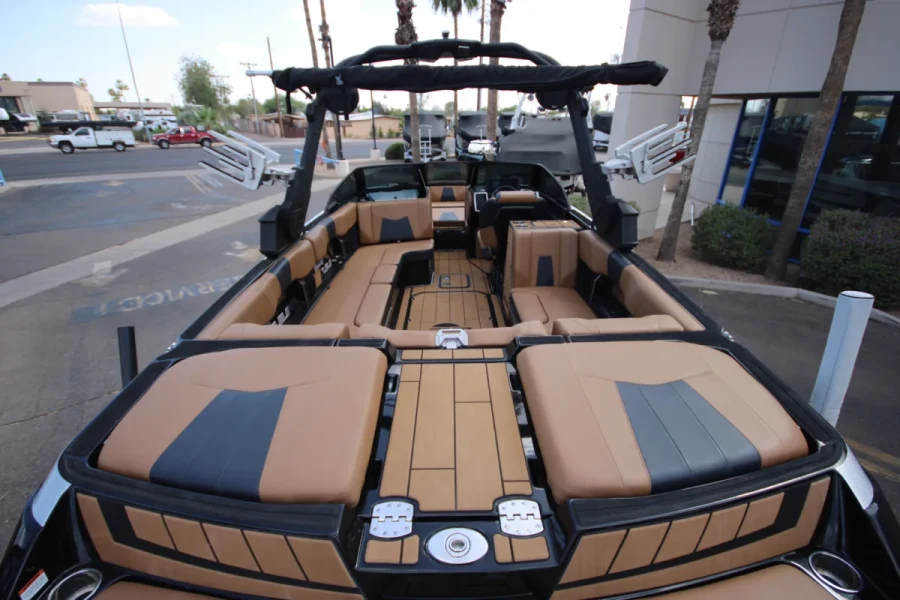 2022-malibu-wakesetter-24-mxz-136914-image2.webp