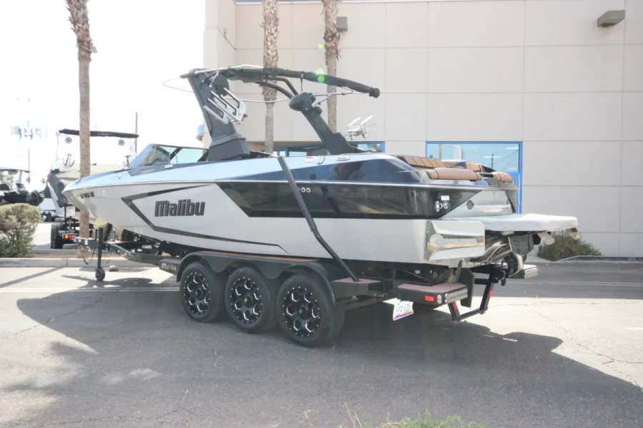 2022-malibu-wakesetter-24-mxz-136914-image3.webp