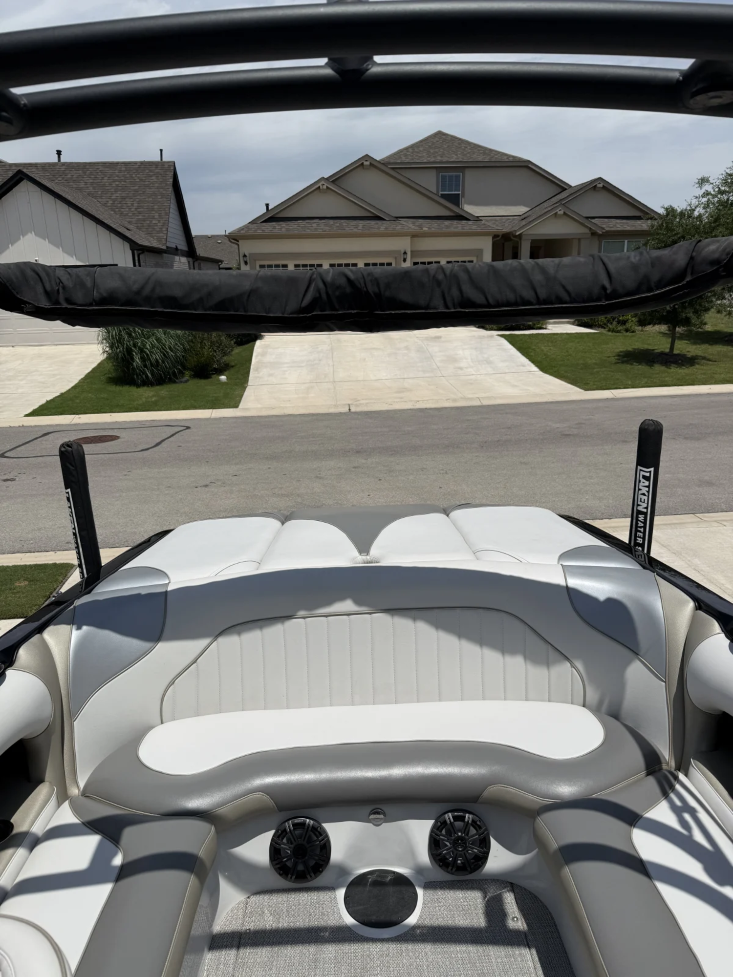 2022 Sanger V215 Surf Boat