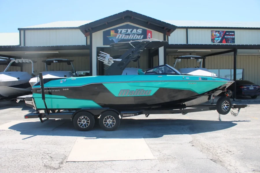 2020-malibu-wakesetter-25-lsv-136916-image0.webp