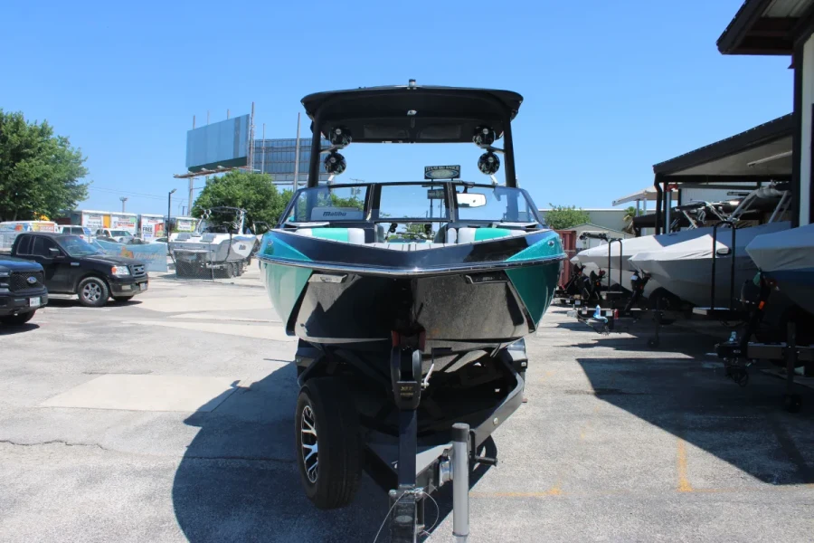 2020-malibu-wakesetter-25-lsv-136916-image2.webp