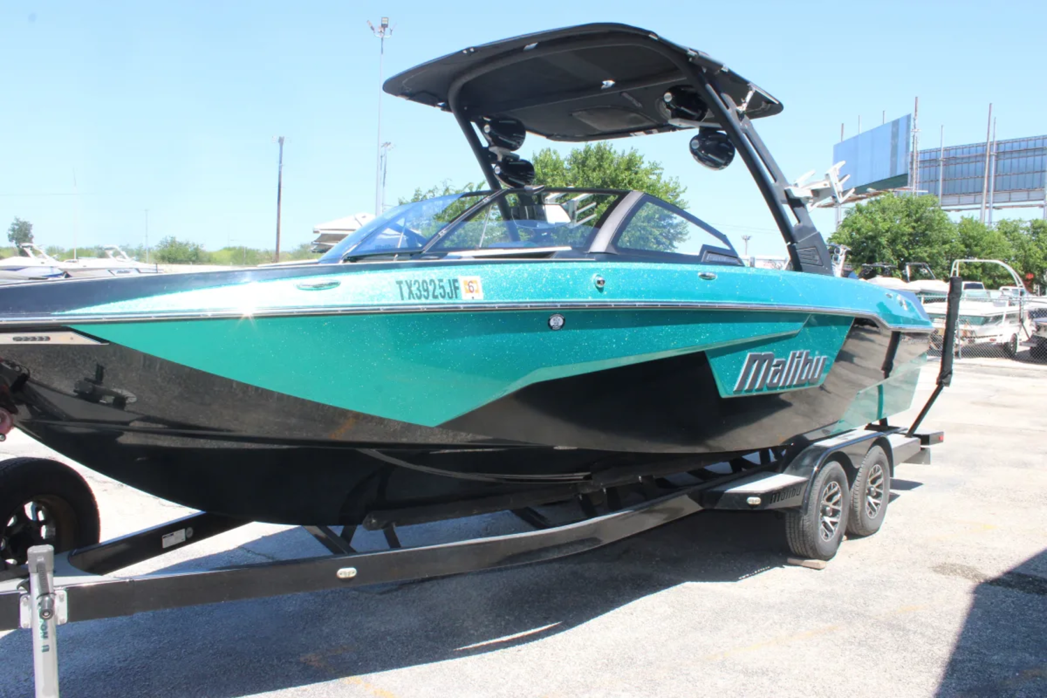 2020 Malibu 25 LSV