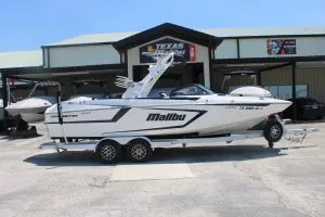 2021-malibu-wakesetter-24-mxz-136922-image0.webp