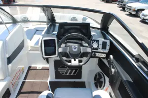 2021-malibu-wakesetter-24-mxz-136922-image13.webp