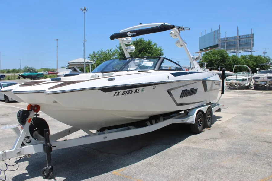 2021-malibu-wakesetter-24-mxz-136922-image3.webp