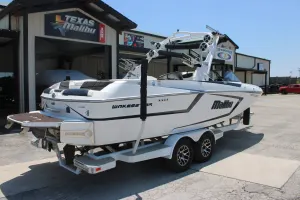 2021-malibu-wakesetter-24-mxz-136922-image6.webp