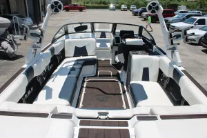 2021-malibu-wakesetter-24-mxz-136922-image8.webp