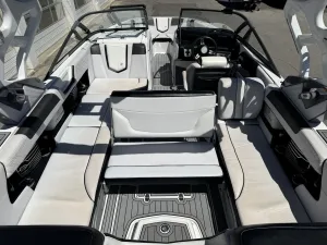 2017-nautique-g23-136923-image13.webp