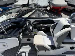 2017-nautique-g23-136923-image15.webp