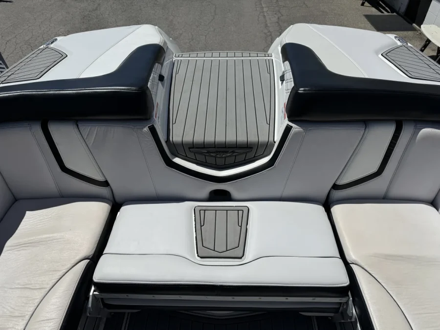 2017-nautique-g23-136923-image17.webp