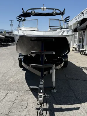 2017-nautique-g23-136923-image5.webp