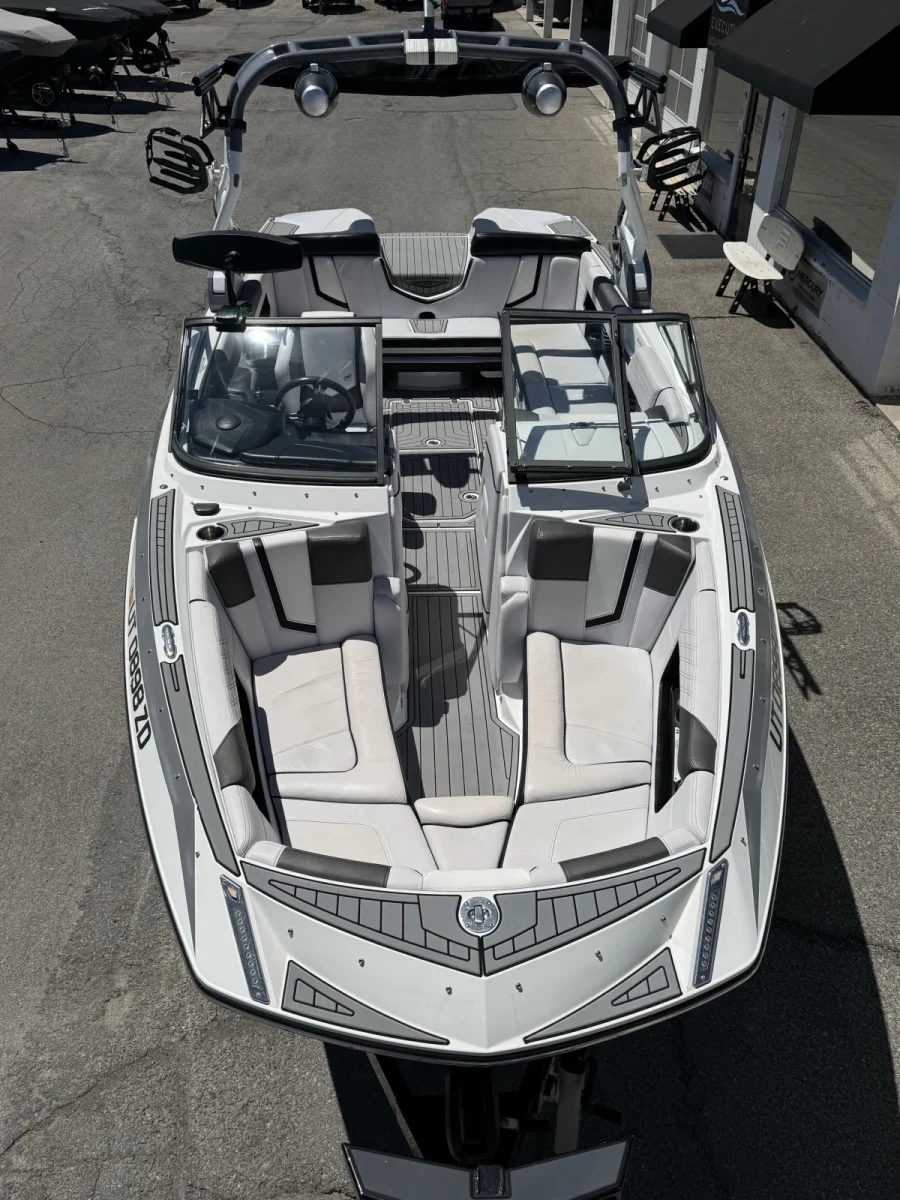 2017-nautique-g23-136923-image6.webp