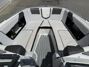 2017-nautique-g23-136923-image8.webp