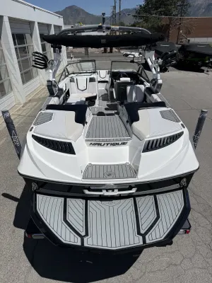 2017-nautique-g23-136923-image9.webp