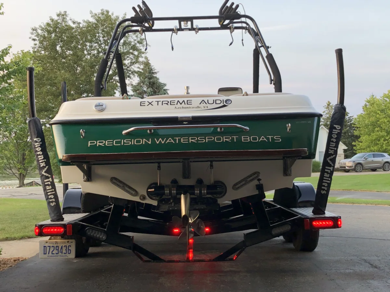 2001 Tige Boats 2100