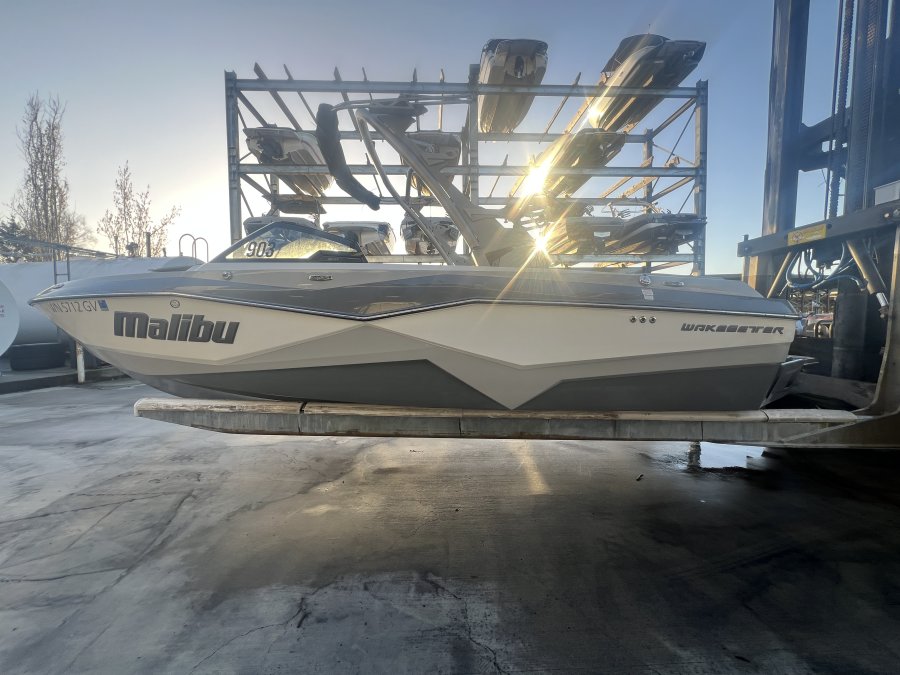2023-malibu-wakesetter-22-lsv-136948-image1