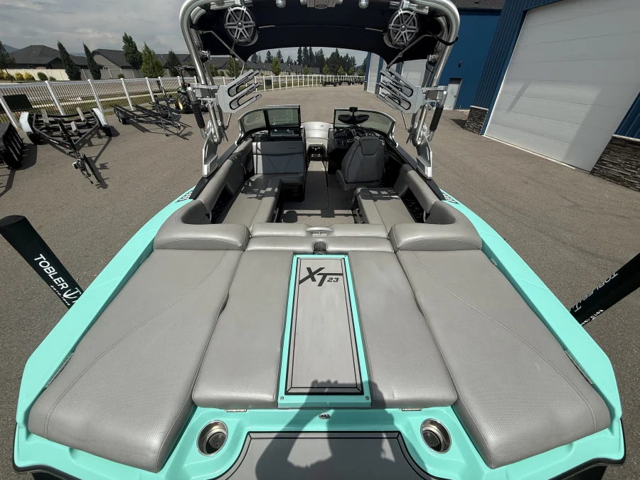 2017-mastercraft-xt23-136949-image10
