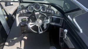 2017-mastercraft-xt23-136949-image11
