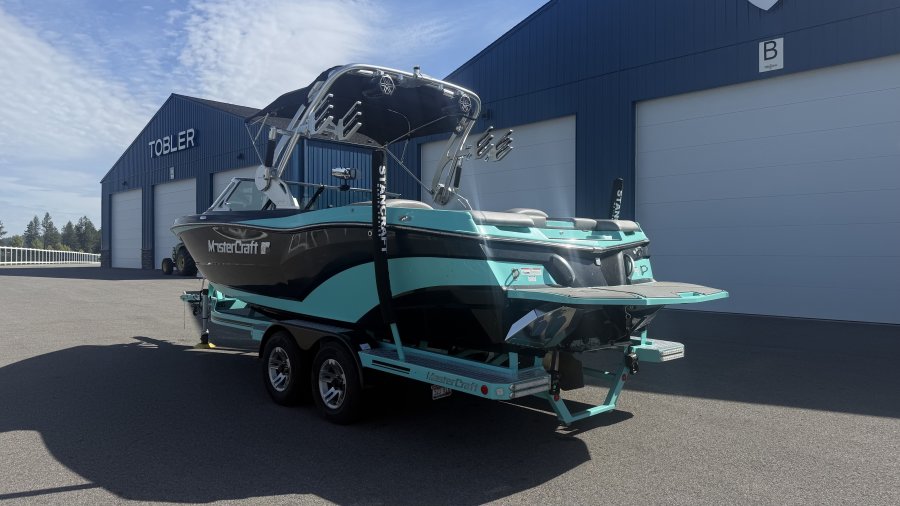 2017-mastercraft-xt23-136949-image13