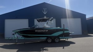 2017-mastercraft-xt23-136949-image14