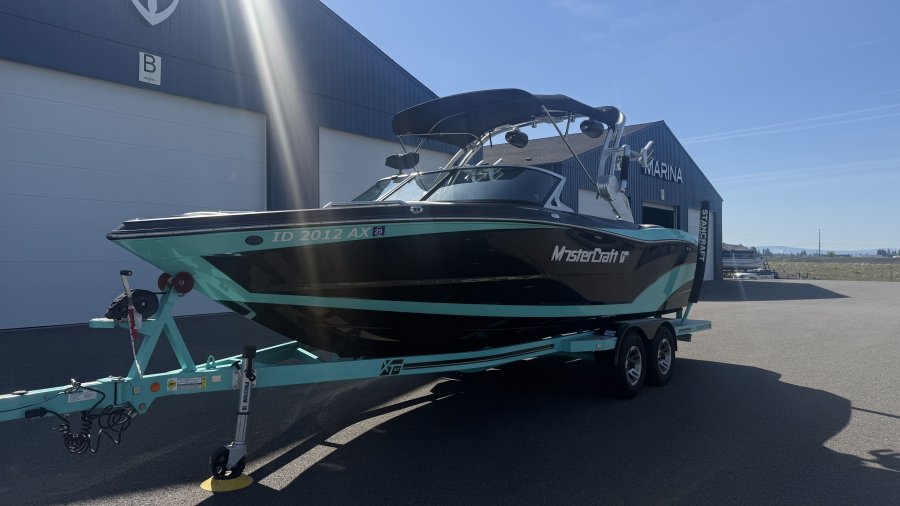 2017-mastercraft-xt23-136949-image15