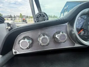 2017-mastercraft-xt23-136949-image16