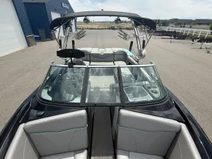 2017-mastercraft-xt23-136949-image18