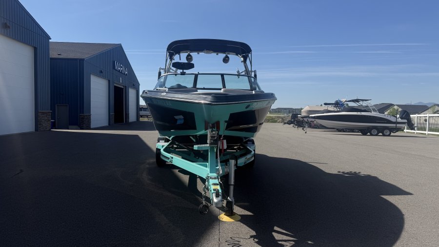 2017-mastercraft-xt23-136949-image20