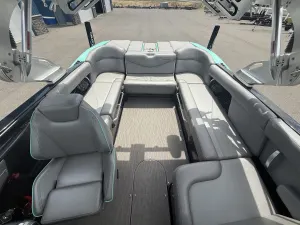2017-mastercraft-xt23-136949-image25