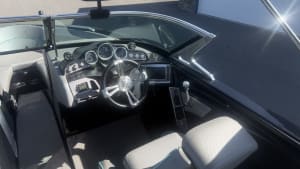 2017-mastercraft-xt23-136949-image5