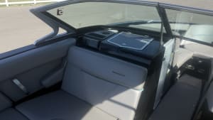 2017-mastercraft-xt23-136949-image6