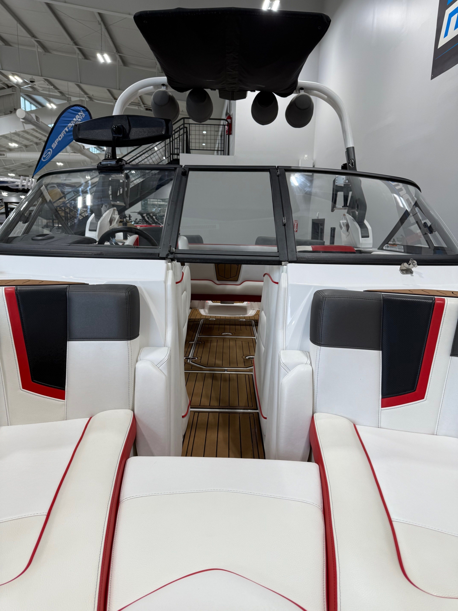 2018 Nautique G23