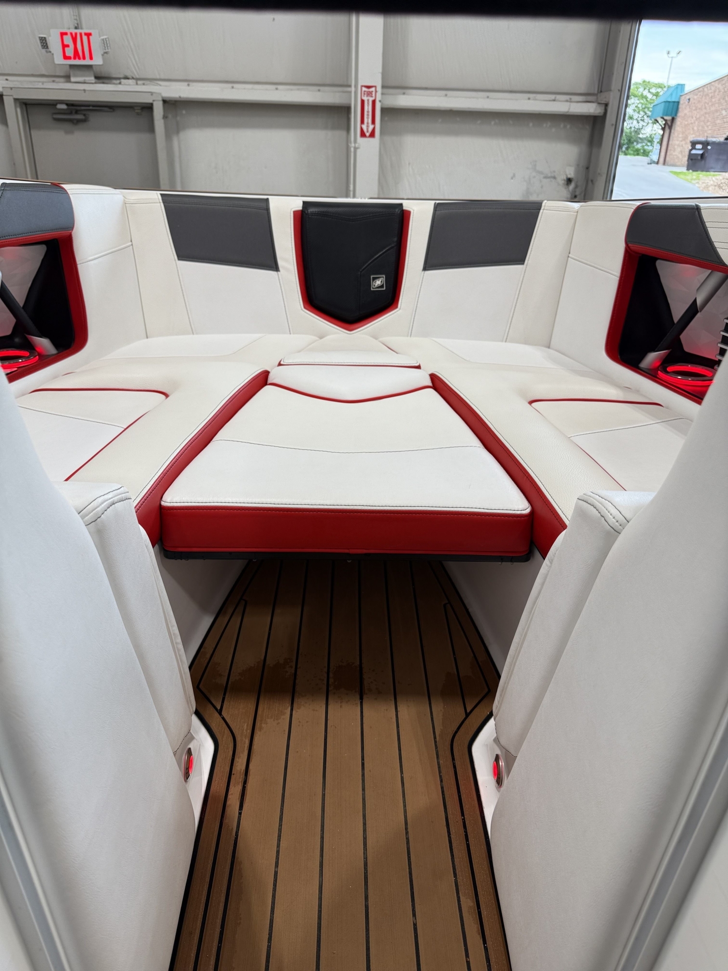 2018 Nautique G23