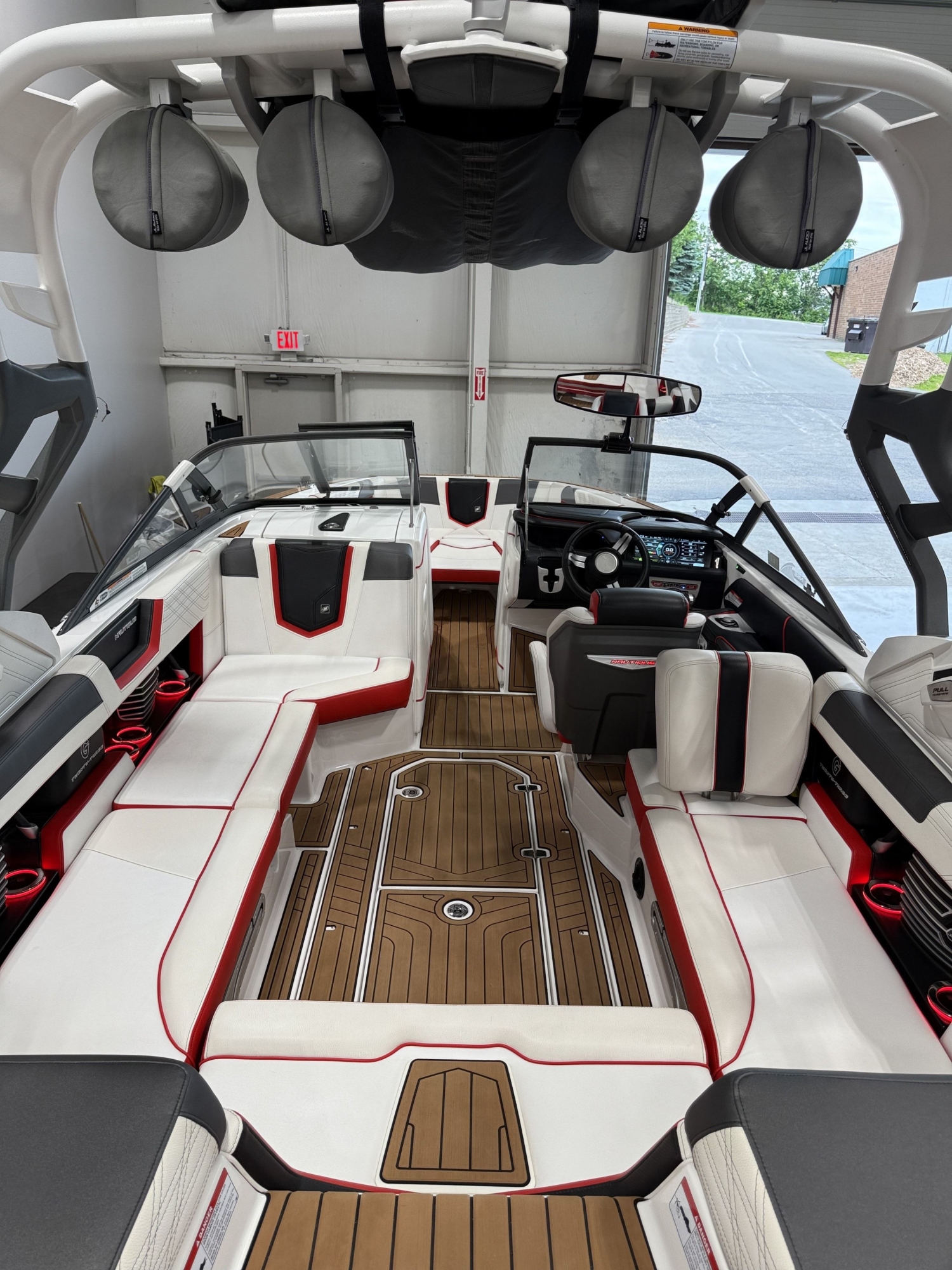 2018 Nautique G23