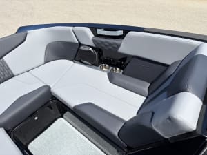 2026-mastercraft-xt24-136960-image12
