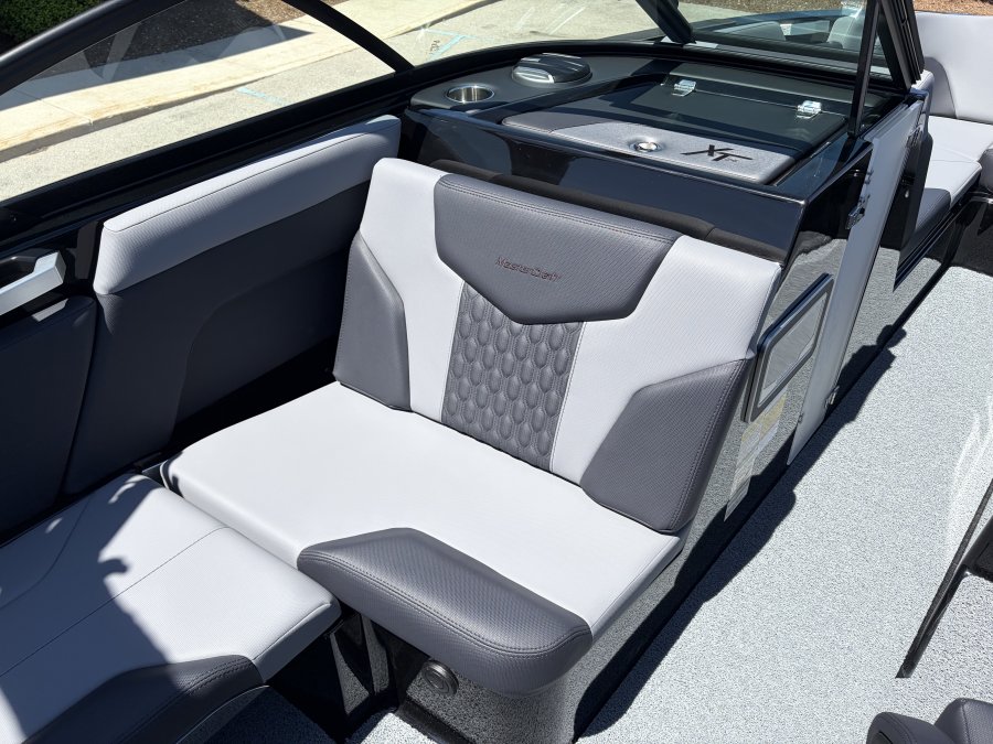 2026-mastercraft-xt24-136960-image15