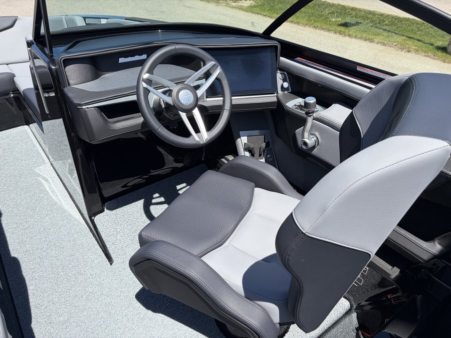 2026-mastercraft-xt24-136960-image16