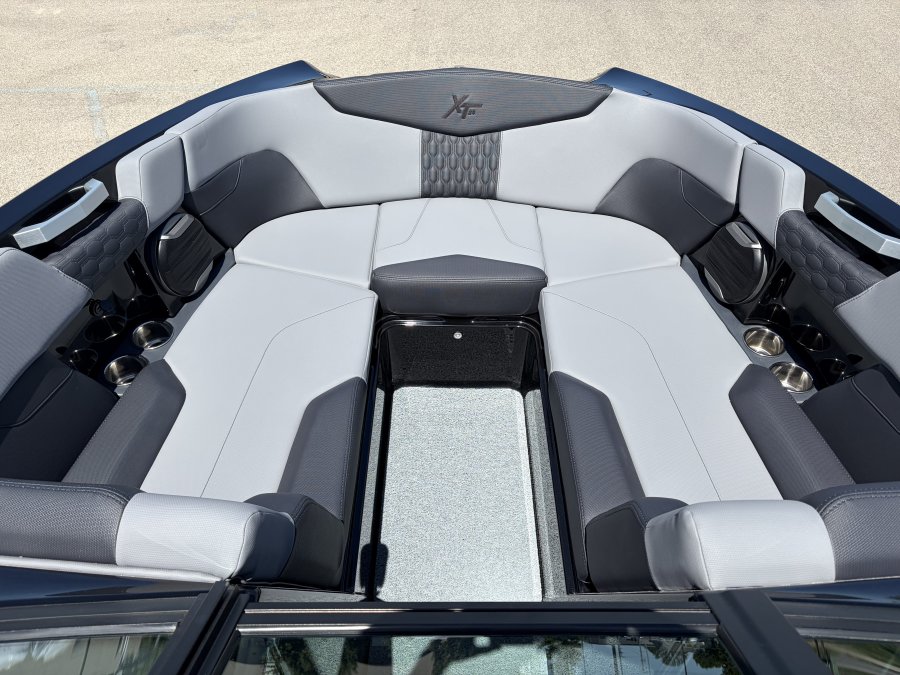 2026-mastercraft-xt24-136960-image9