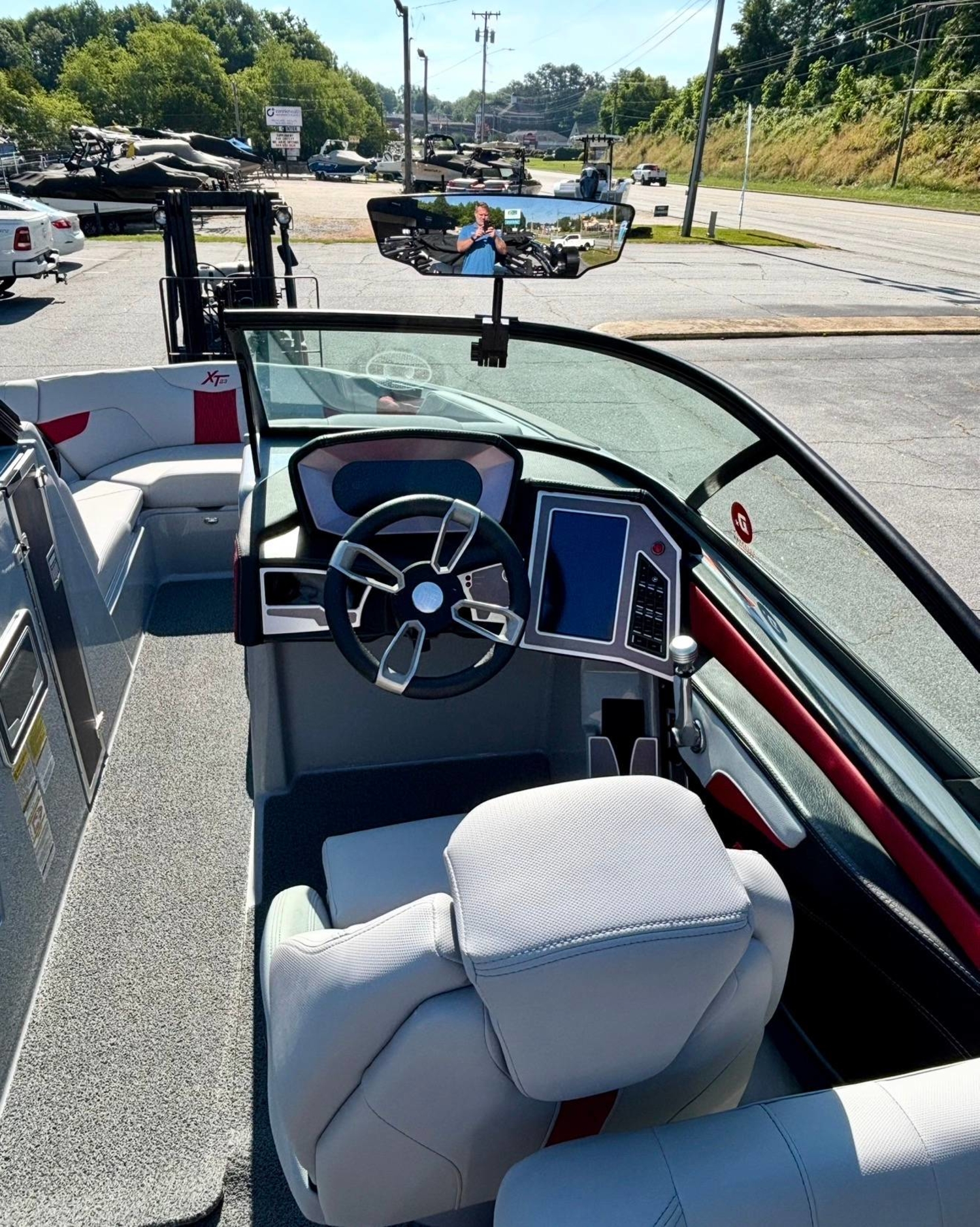 2022 MasterCraft XT23