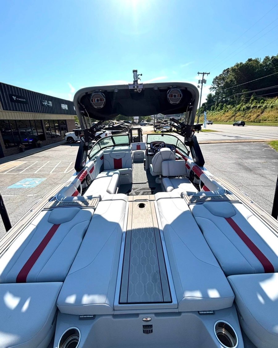 2022-mastercraft-xt23-136971-image7