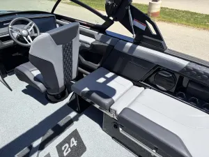 2026-mastercraft-xt24-143076-image22