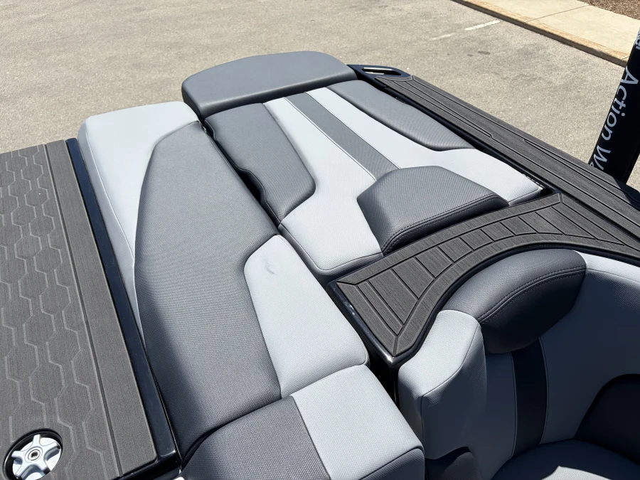 2026-mastercraft-xt24-143076-image25