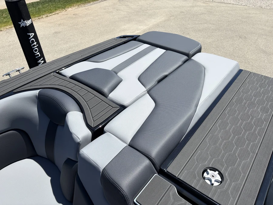 2026-mastercraft-xt24-143076-image26